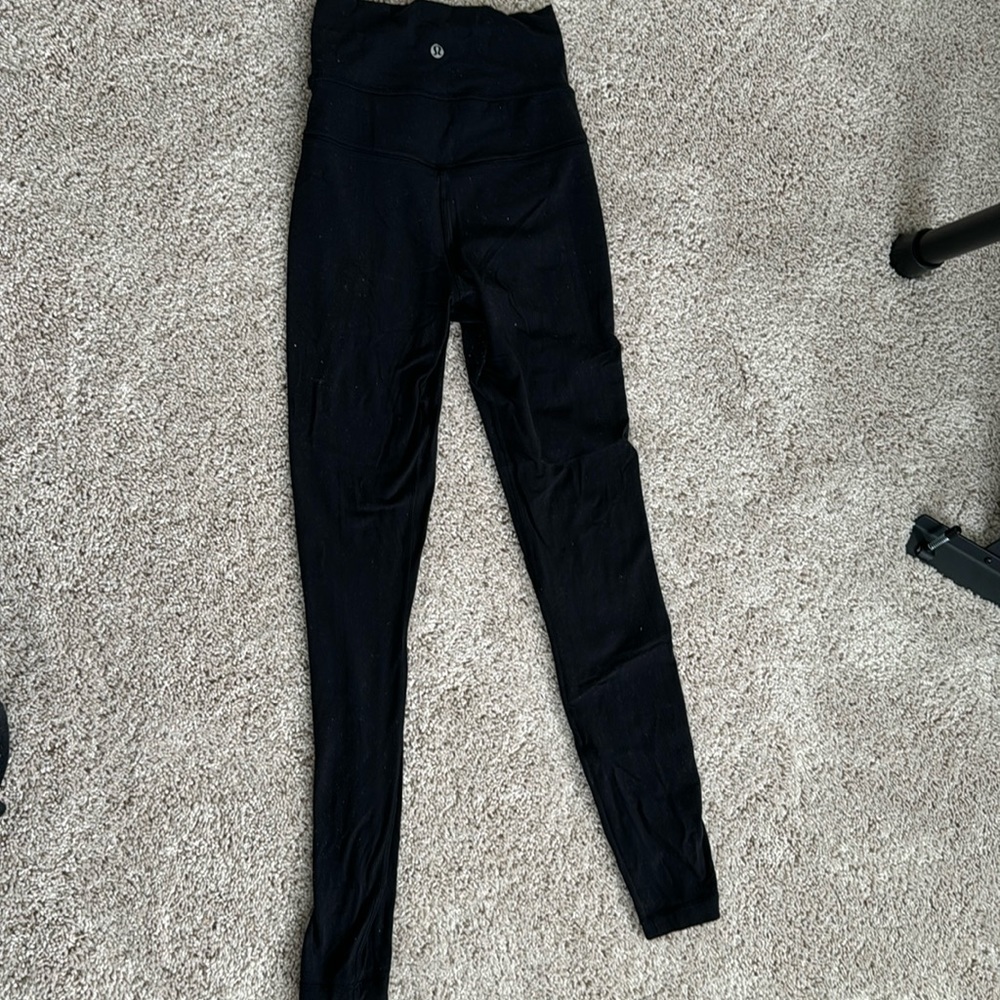 Black High rise lululemon align leggings! 😊